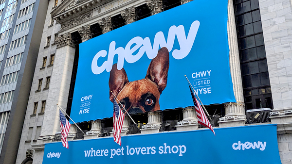 Онлайн-продавец товаров для животных Chewy обновляет команду