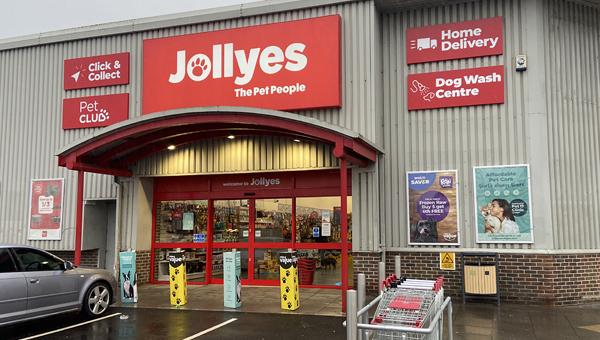 Сеть зоомагазинов Jollyes до конца года откроет 10 магазинов