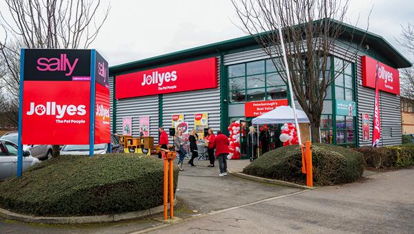 Британская сеть зоомагазинов Jollyes сообщила о рекордных финансовых результатах